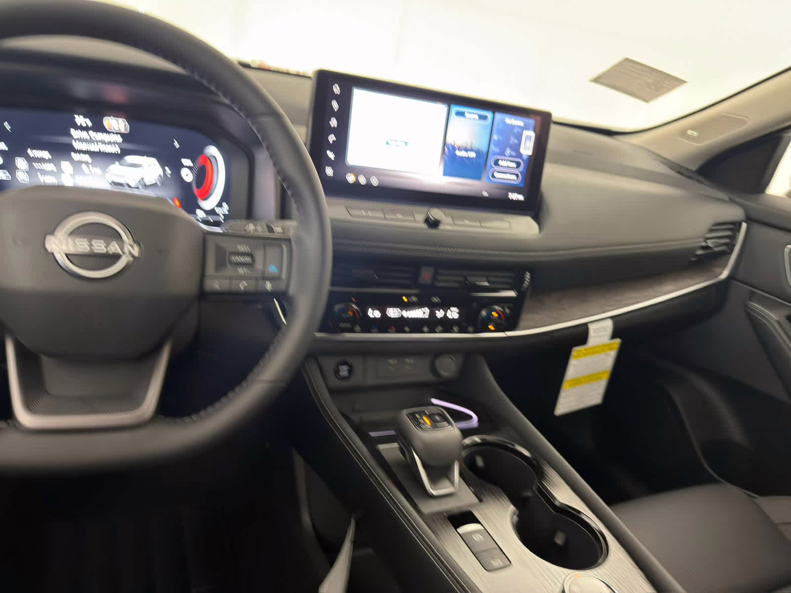 2026 Everest White Pearl Tricoat Nissan Rogue Platinum AWD SUV