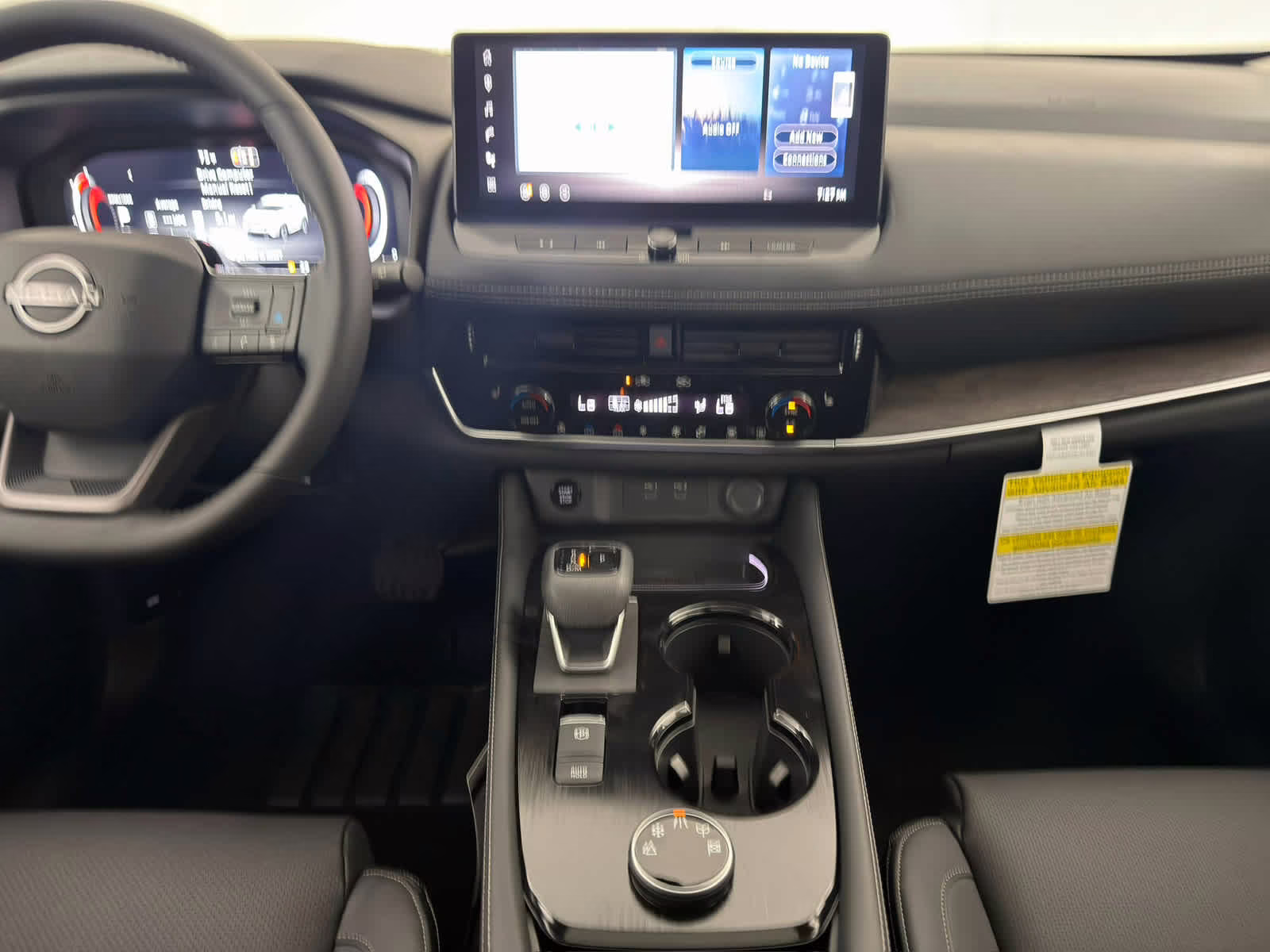 2026 Everest White Pearl Tricoat Nissan Rogue Platinum AWD SUV