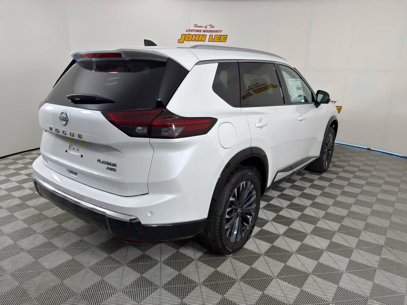 2026 Everest White Pearl Tricoat Nissan Rogue Platinum AWD SUV
