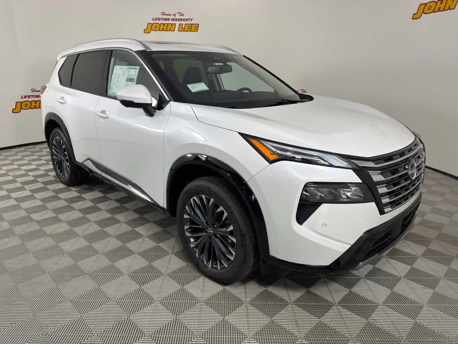 2026 Everest White Pearl Tricoat Nissan Rogue Platinum AWD SUV