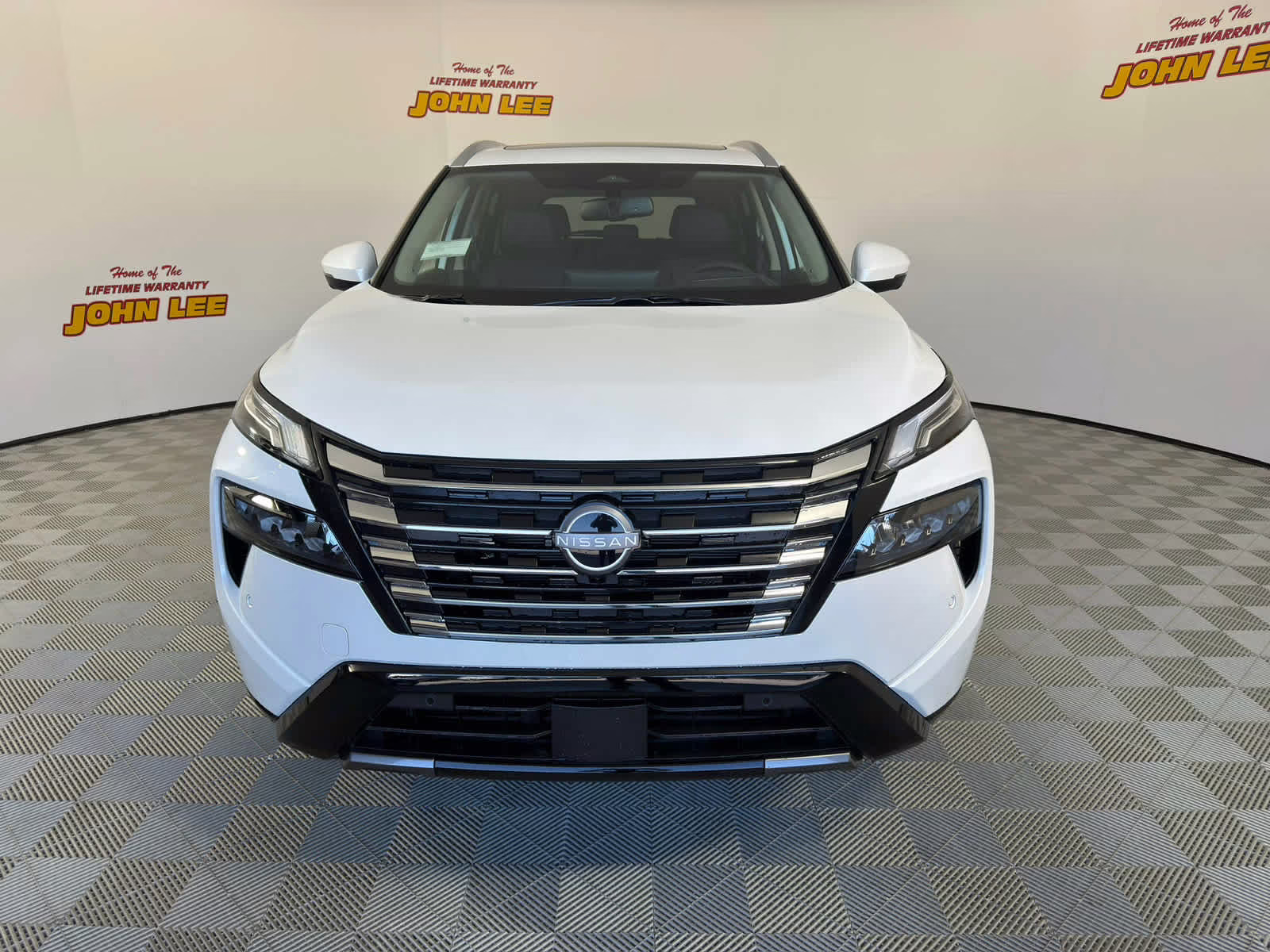 2026 Everest White Pearl Tricoat Nissan Rogue Platinum AWD SUV