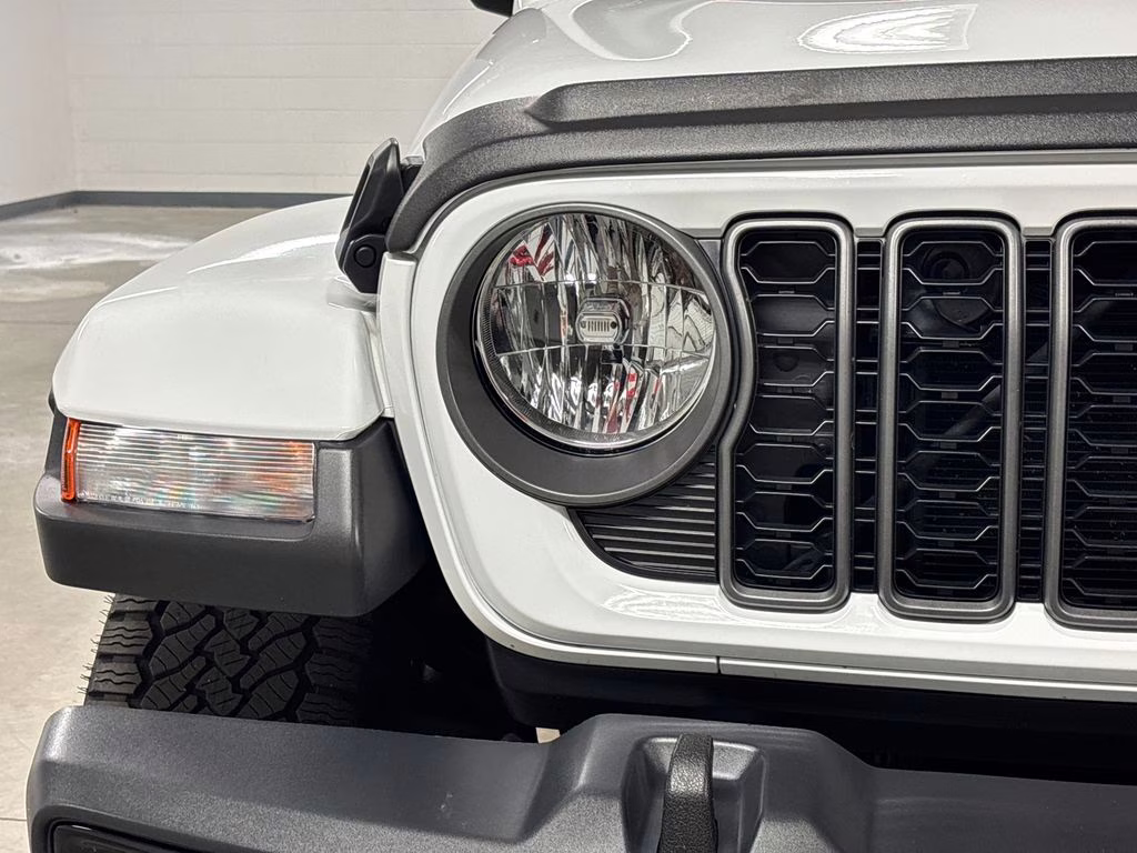 2025 Bright White Clearcoat Jeep Gladiator Nighthawk 4X4 Truck