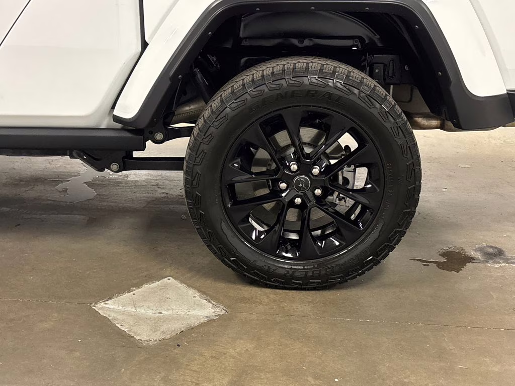 2025 Bright White Clearcoat Jeep Gladiator Nighthawk 4X4 Truck