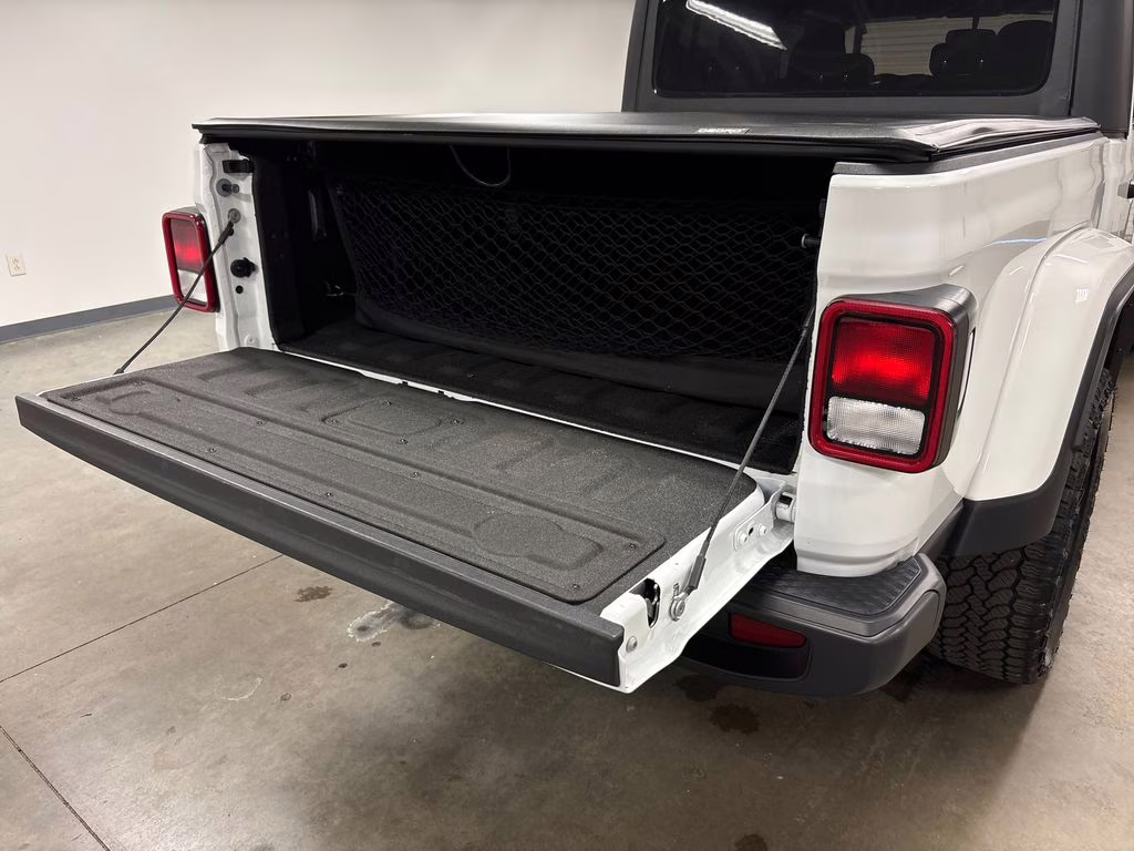 2025 Bright White Clearcoat Jeep Gladiator Nighthawk 4X4 Truck