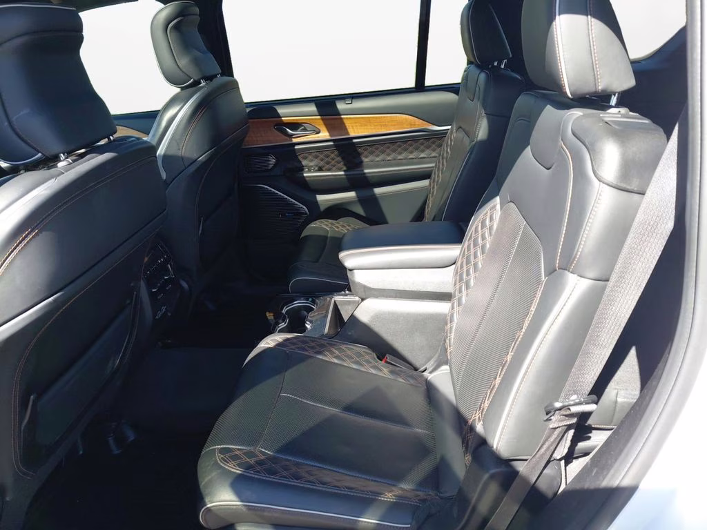 2021 Bright White Clearcoat Jeep Grand Cherokee L Summit w/Advanced & Luxury Tech Pkgs 4X4 SUV