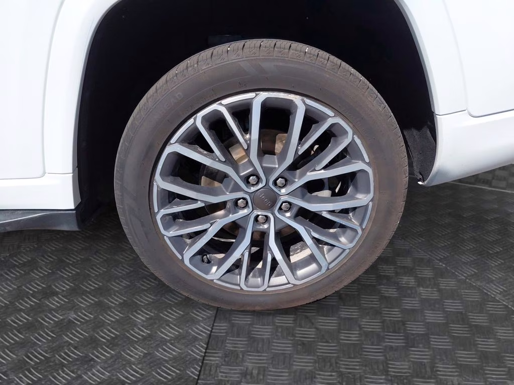 2021 Bright White Clearcoat Jeep Grand Cherokee L Summit w/Advanced & Luxury Tech Pkgs 4X4 SUV