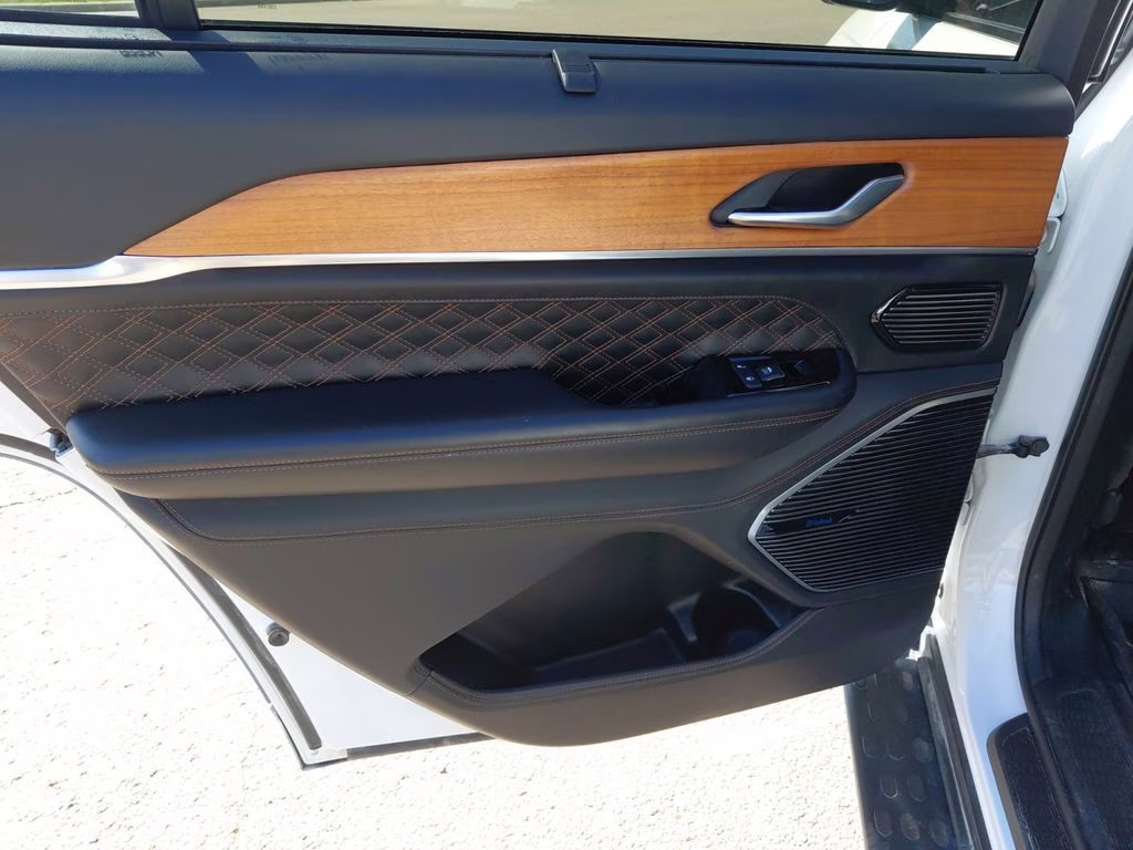 2021 Bright White Clearcoat Jeep Grand Cherokee L Summit w/Advanced & Luxury Tech Pkgs 4X4 SUV