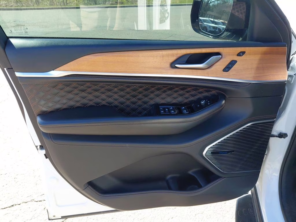 2021 Bright White Clearcoat Jeep Grand Cherokee L Summit w/Advanced & Luxury Tech Pkgs 4X4 SUV