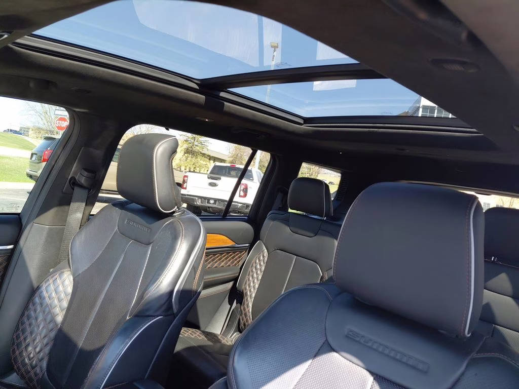 2021 Bright White Clearcoat Jeep Grand Cherokee L Summit w/Advanced & Luxury Tech Pkgs 4X4 SUV