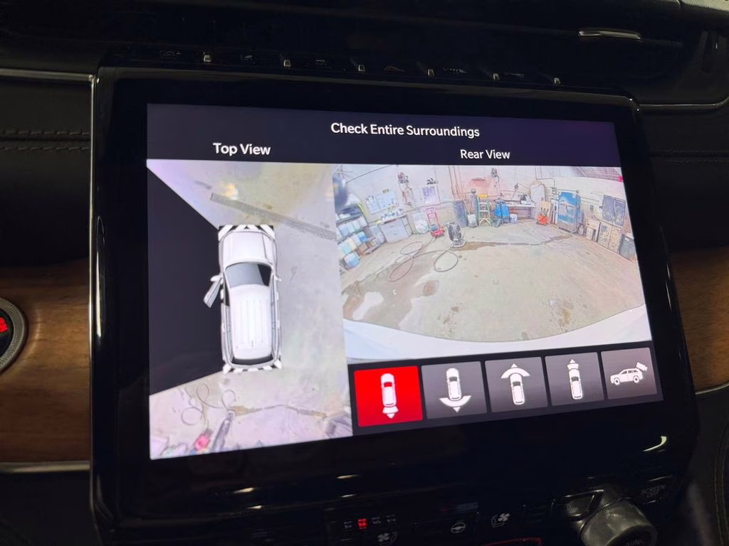 2021 Bright White Clearcoat Jeep Grand Cherokee L Summit w/Advanced & Luxury Tech Pkgs 4X4 SUV