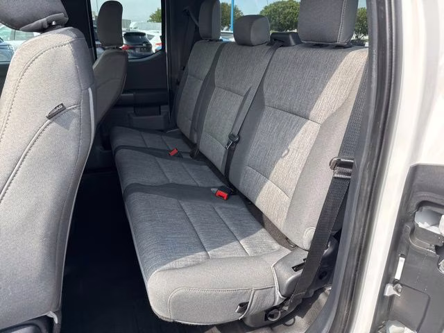 2022 Oxford White Ford F-150 XL 4X4 Truck