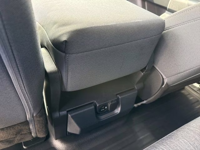 2022 Oxford White Ford F-150 XL 4X4 Truck