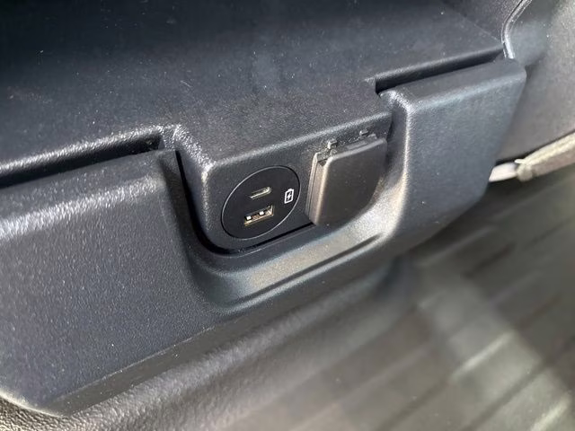 2022 Oxford White Ford F-150 XL 4X4 Truck