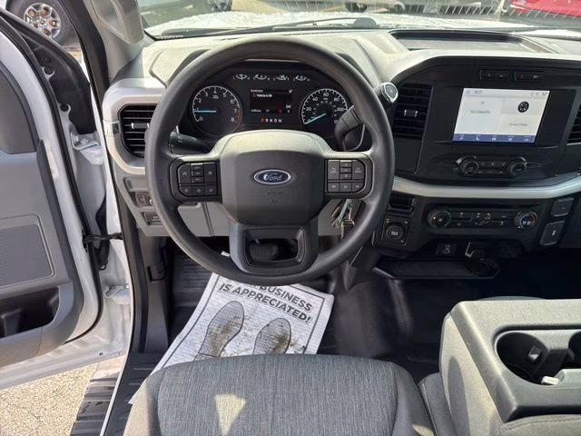 2022 Oxford White Ford F-150 XL 4X4 Truck