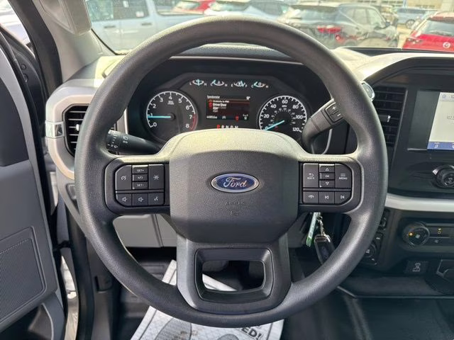2022 Oxford White Ford F-150 XL 4X4 Truck