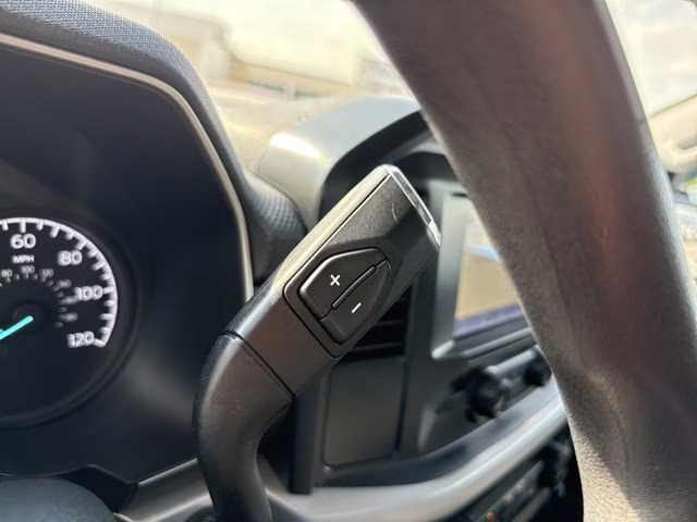 2022 Oxford White Ford F-150 XL 4X4 Truck