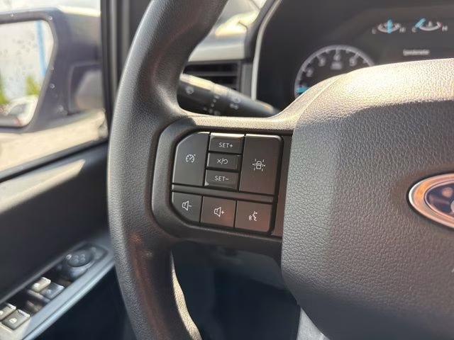 2022 Oxford White Ford F-150 XL 4X4 Truck
