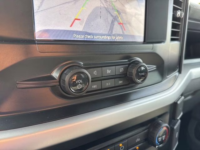 2022 Oxford White Ford F-150 XL 4X4 Truck