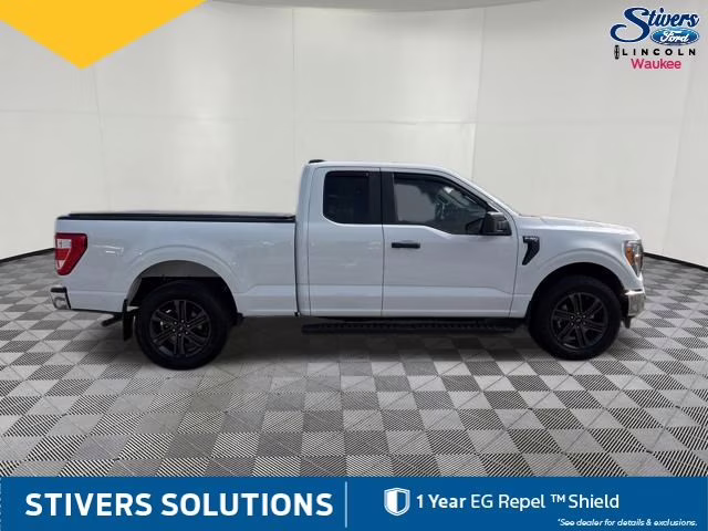 2022 Oxford White Ford F-150 XL 4X4 Truck