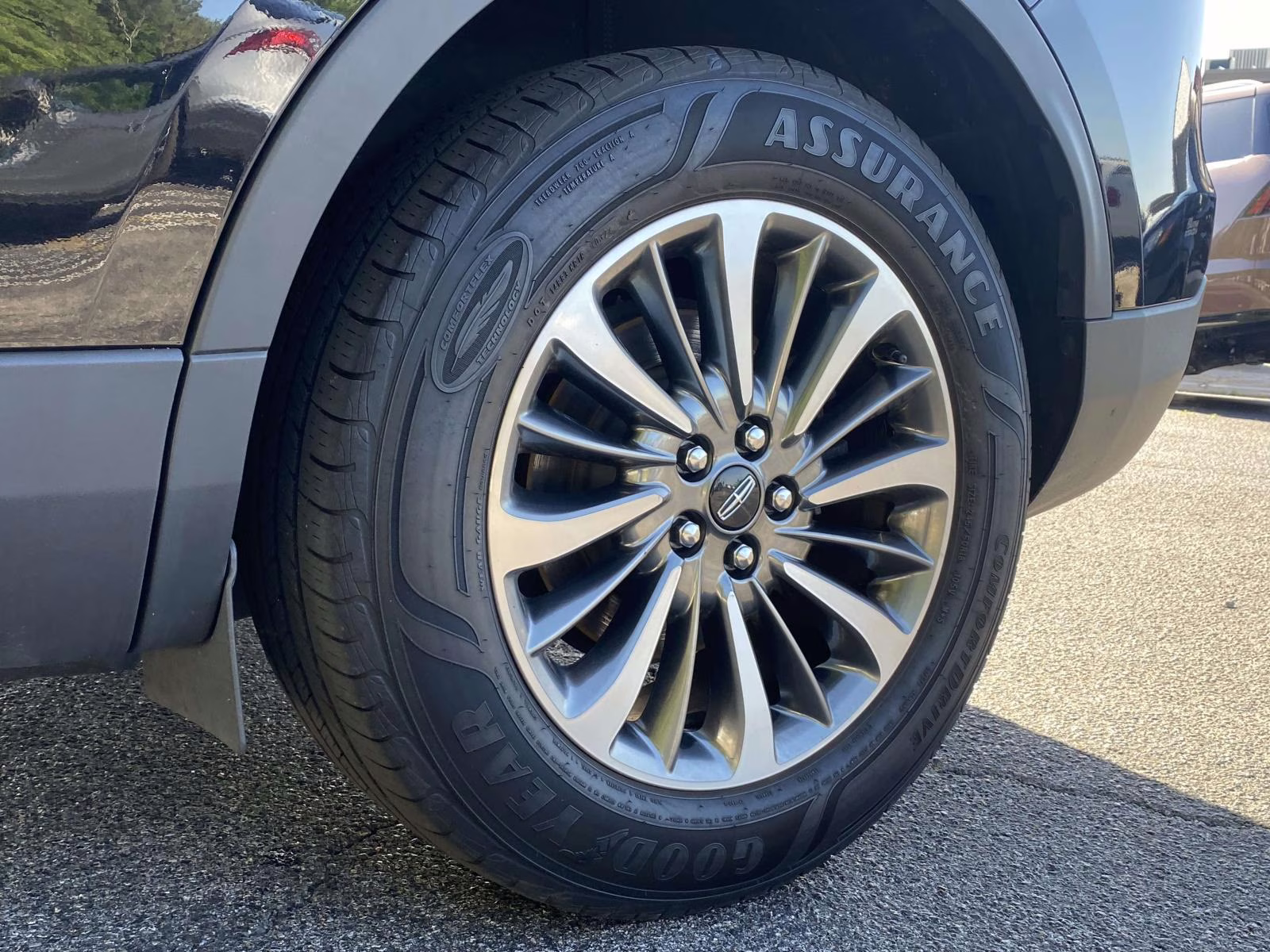 2020 Infinite Black Lincoln Nautilus Standard FWD SUV