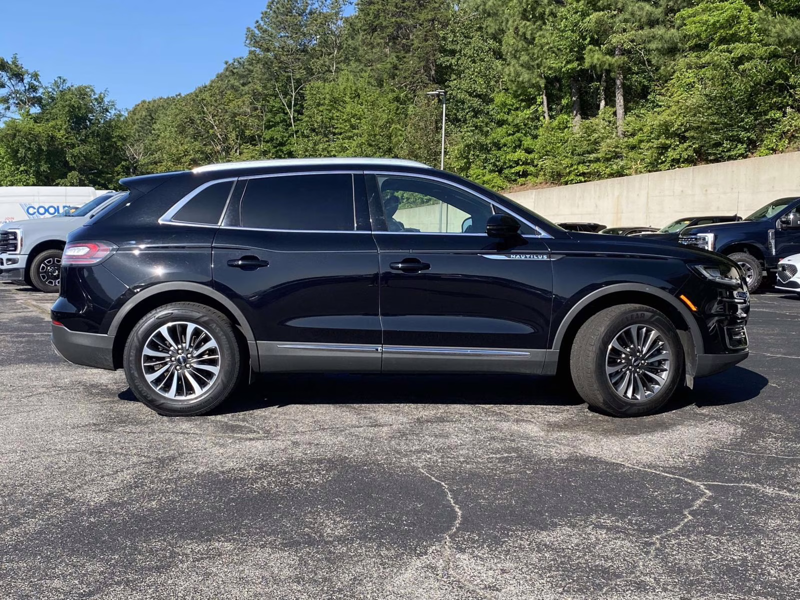 2020 Infinite Black Lincoln Nautilus Standard FWD SUV