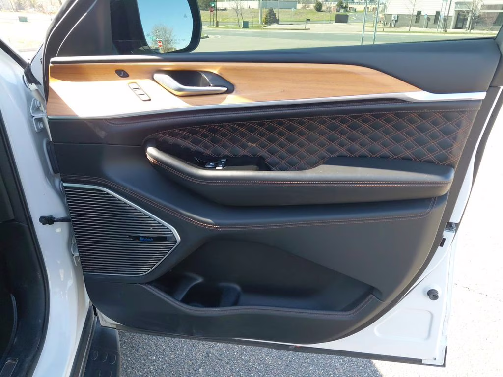 2021 Bright White Clearcoat Jeep Grand Cherokee L Summit w/Advanced & Luxury Tech Pkgs 4X4 SUV