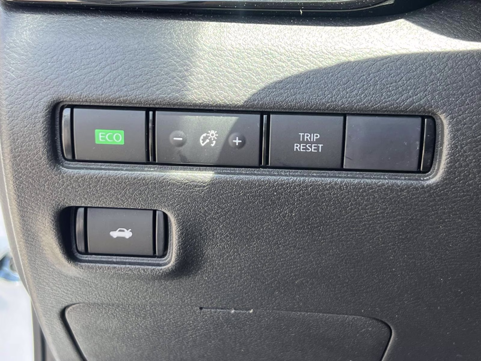2023 White Nissan Sentra SV FWD Sedan