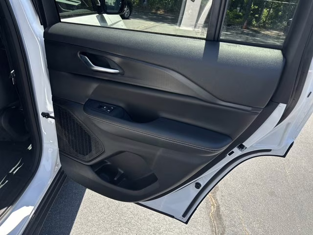 2024 White Jeep Grand Cherokee Altitude X RWD SUV