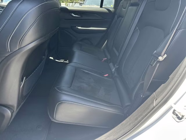2024 White Jeep Grand Cherokee Altitude X RWD SUV