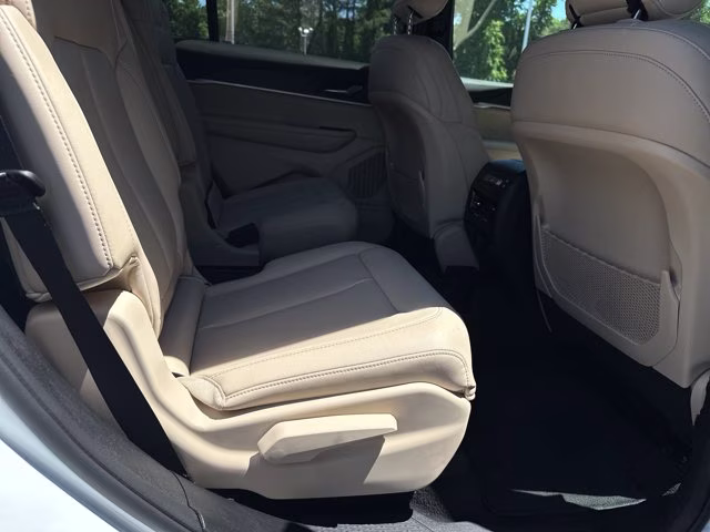 2023 Bright White Clearcoat Jeep Grand Cherokee L Limited 4X4 SUV