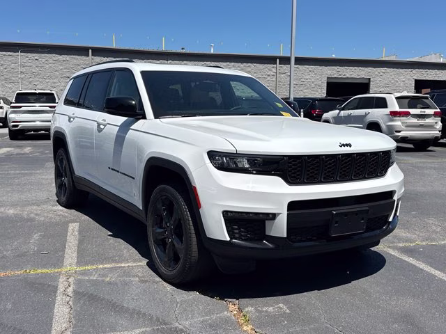 2023 Bright White Clearcoat Jeep Grand Cherokee L Limited 4X4 SUV