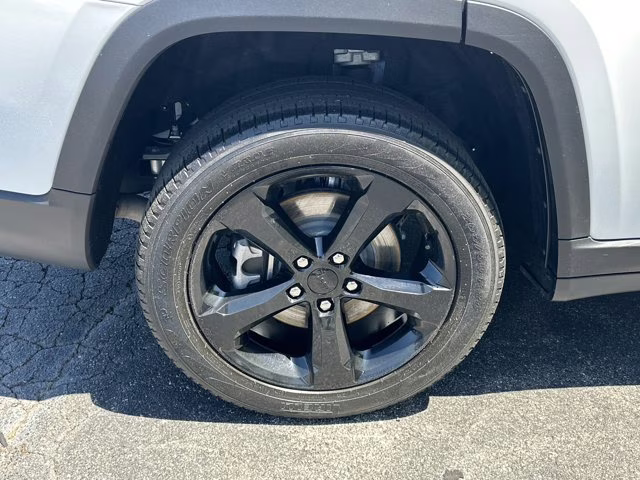 2023 Bright White Clearcoat Jeep Grand Cherokee L Limited 4X4 SUV