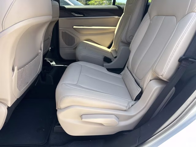 2023 Bright White Clearcoat Jeep Grand Cherokee L Limited 4X4 SUV