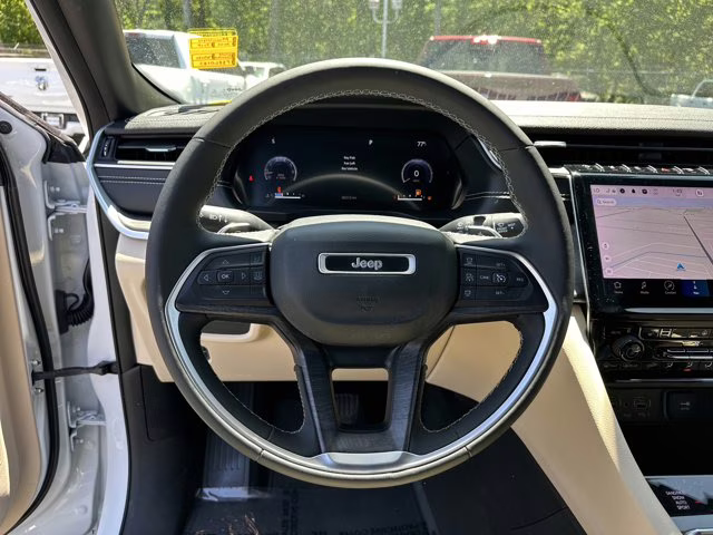 2023 Bright White Clearcoat Jeep Grand Cherokee L Limited 4X4 SUV
