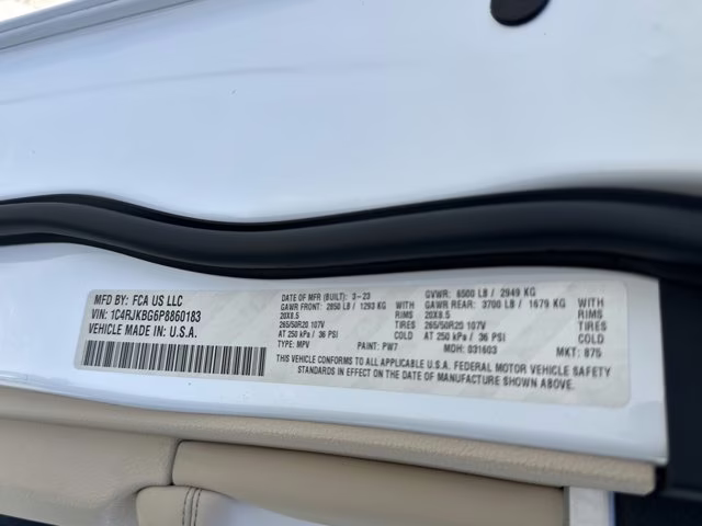 2023 Bright White Clearcoat Jeep Grand Cherokee L Limited 4X4 SUV