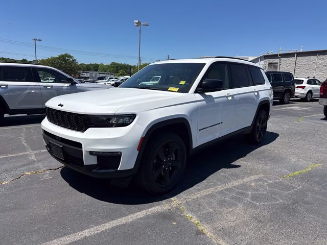 2023 Bright White Clearcoat Jeep Grand Cherokee L Limited 4X4 SUV