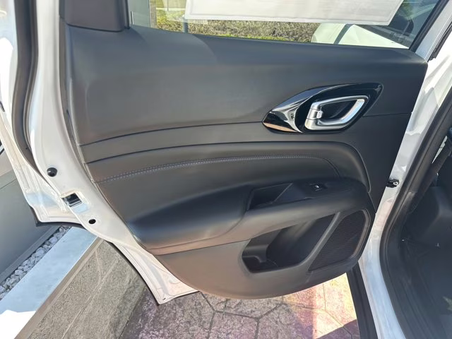 2026 Bright White Clearcoat Jeep Compass Latitude Altitude 4X4 SUV