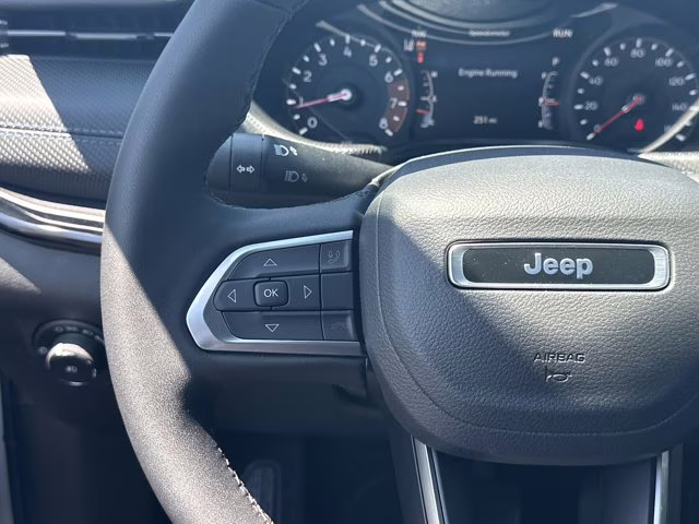 2026 Bright White Clearcoat Jeep Compass Latitude Altitude 4X4 SUV