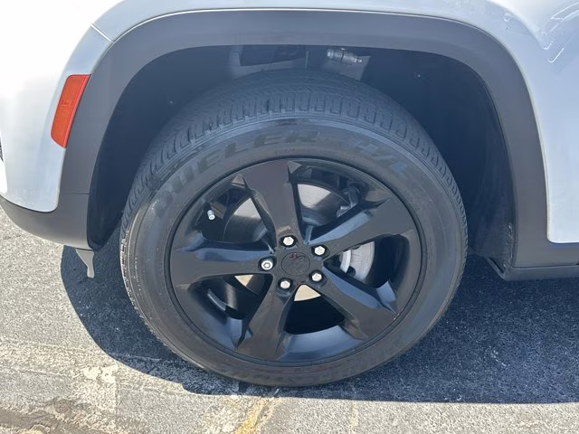 2024 White Jeep Grand Cherokee Altitude X RWD SUV