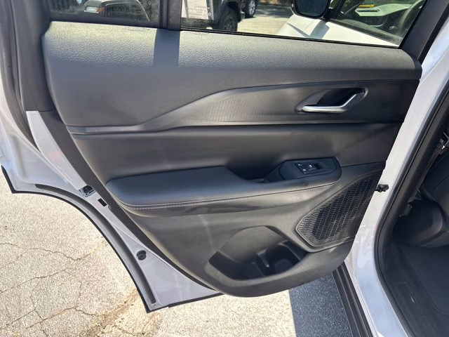 2024 White Jeep Grand Cherokee Altitude X RWD SUV