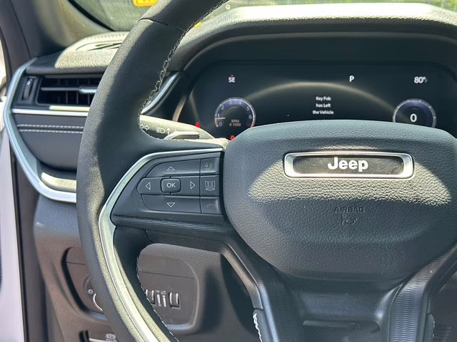 2024 White Jeep Grand Cherokee Altitude X RWD SUV