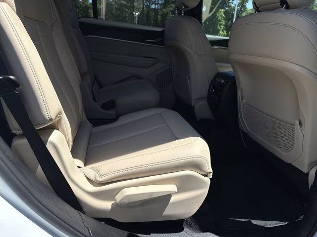 2023 Bright White Clearcoat Jeep Grand Cherokee L Limited 4X4 SUV
