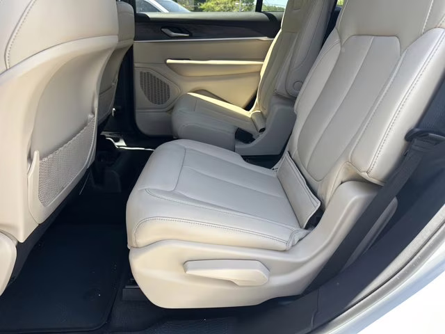 2023 Bright White Clearcoat Jeep Grand Cherokee L Limited 4X4 SUV