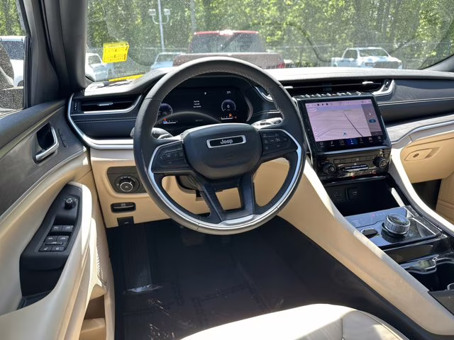 2023 Bright White Clearcoat Jeep Grand Cherokee L Limited 4X4 SUV