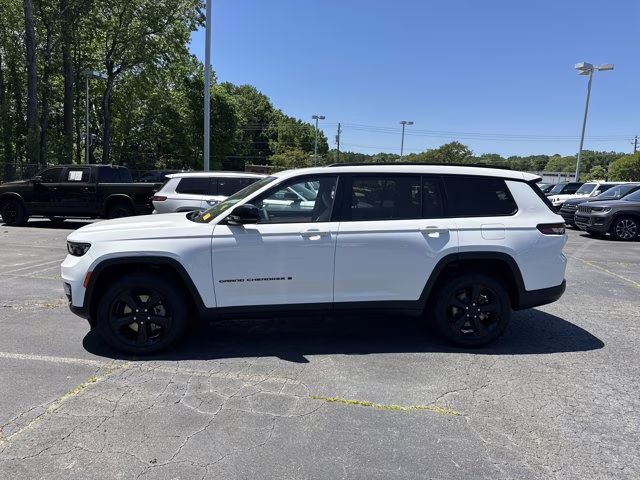 2023 Bright White Clearcoat Jeep Grand Cherokee L Limited 4X4 SUV