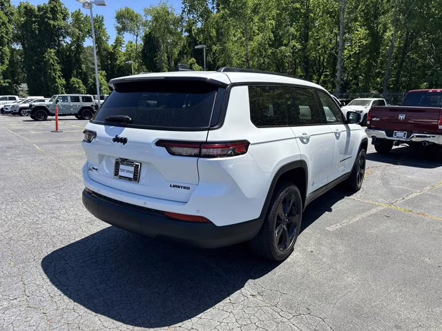 2023 Bright White Clearcoat Jeep Grand Cherokee L Limited 4X4 SUV