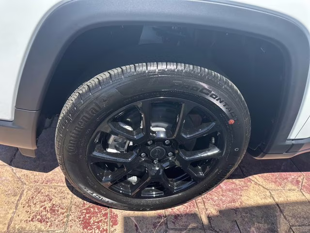 2026 Bright White Clearcoat Jeep Compass Latitude Altitude 4X4 SUV