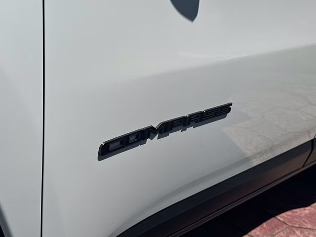 2026 Bright White Clearcoat Jeep Compass Latitude Altitude 4X4 SUV