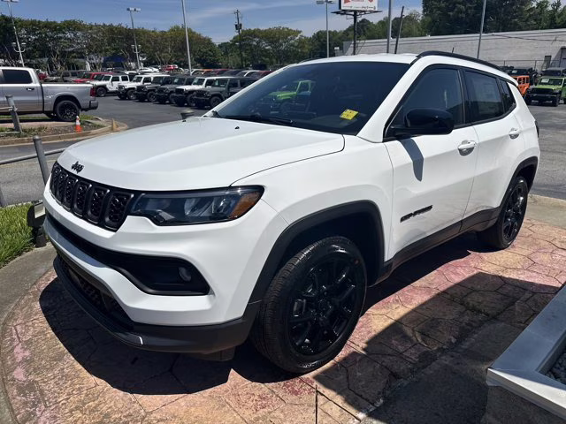 2026 Bright White Clearcoat Jeep Compass Latitude Altitude 4X4 SUV