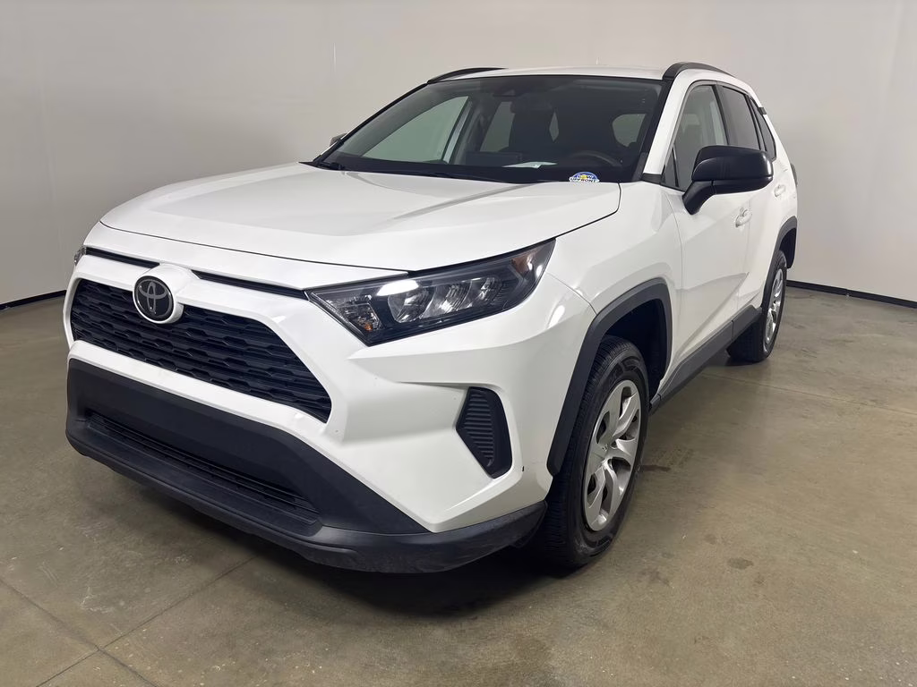 2021 Super White Toyota RAV4 LE FWD SUV